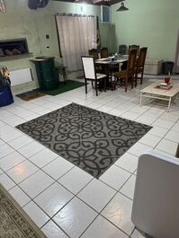 Casa amplia, cómoda y segura.