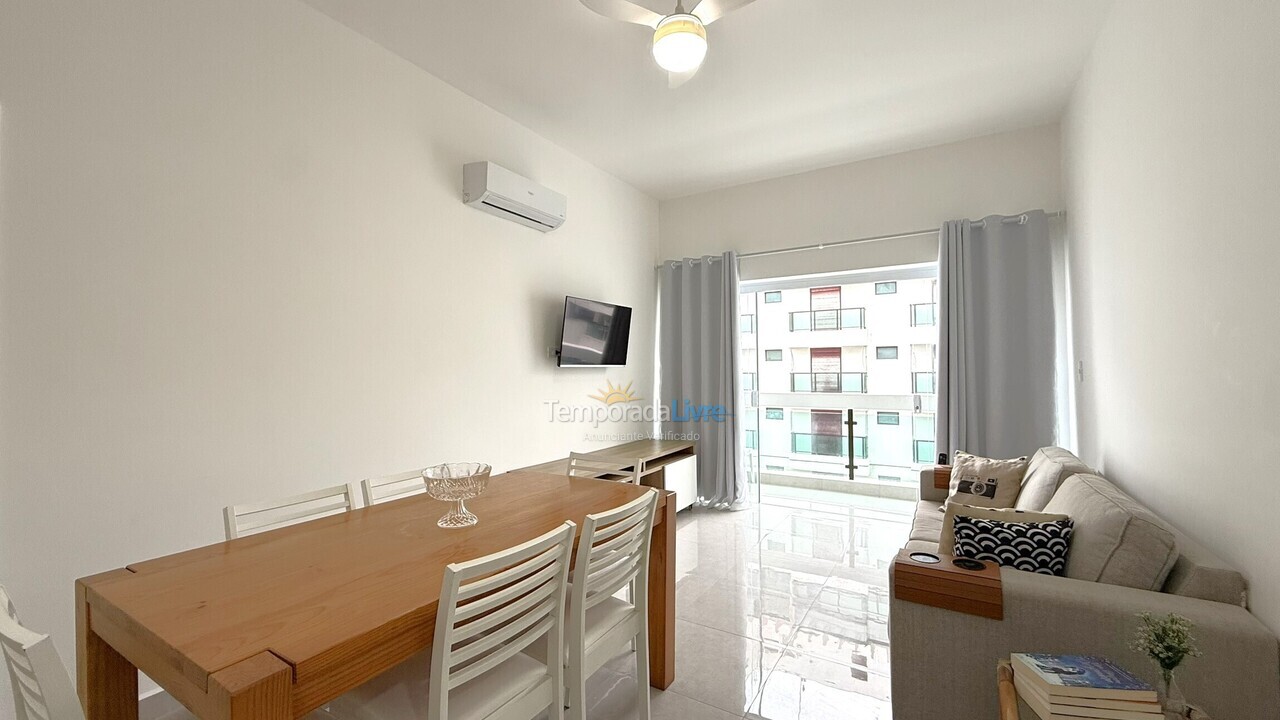 Apartamento para aluguel de temporada em Guarujá (Pitangueiras)