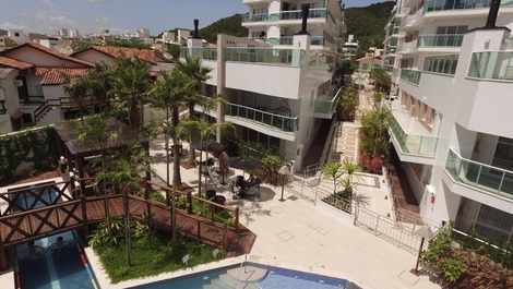 APARTAMENTO 4 DORMITÓRIOS FRENTE MAR PRAIA DE BOMBAS - VARANDAS