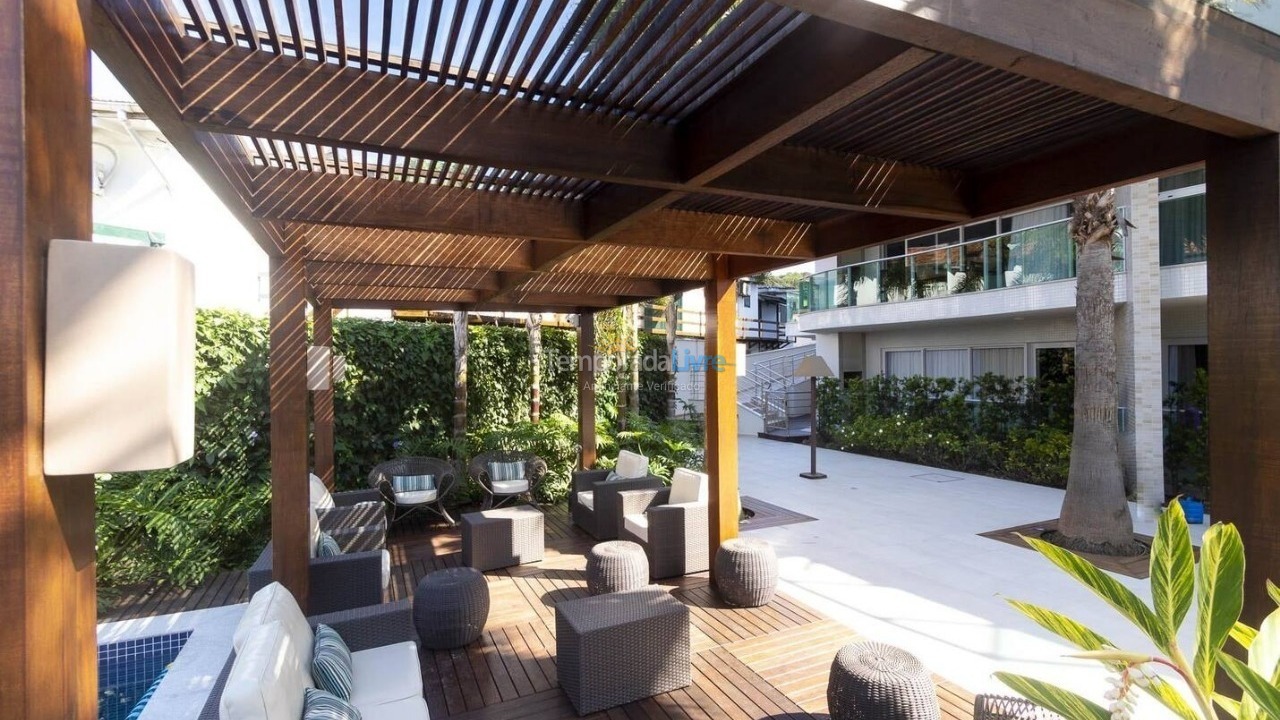 Apartamento para aluguel de temporada em Bombinhas (Praia de Bombas)