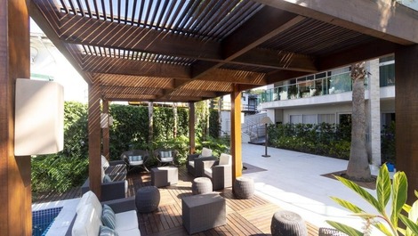 APARTAMENTO 4 DORMITÓRIOS FRENTE MAR PRAIA DE BOMBAS - VARANDAS