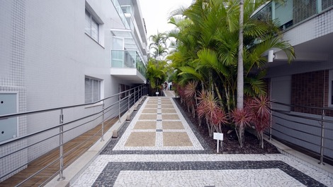 APARTAMENTO 4 DORMITÓRIOS FRENTE MAR PRAIA DE BOMBAS - VARANDAS