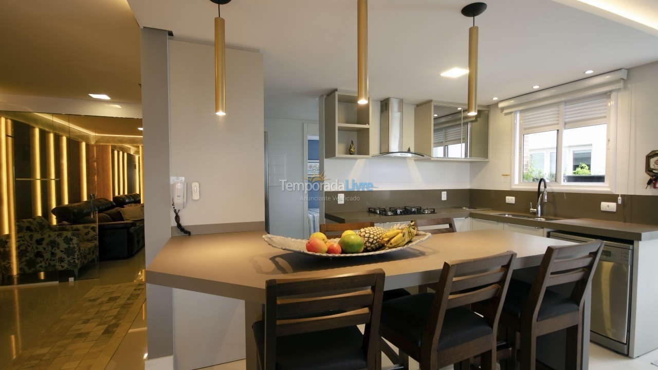 Apartamento para aluguel de temporada em Bombinhas (Praia de Bombas)