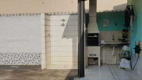 COMFORTABLE 2 BEDROOM HOUSE CLOSE TO EVERYTHING IN PEREQUE AÇU