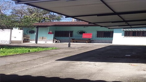 COMFORTABLE 2 BEDROOM HOUSE CLOSE TO EVERYTHING IN PEREQUE AÇU