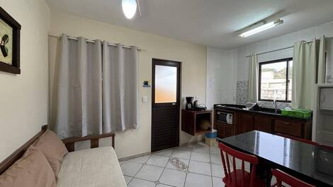 Visão da cozinha de um andar de cima