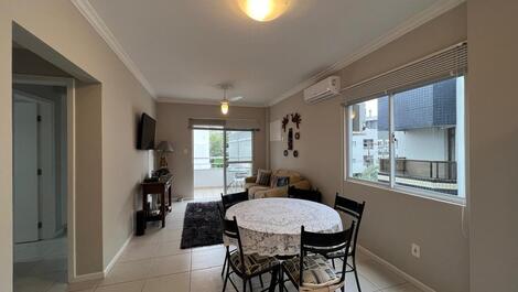 APARTAMENTO EN VENTA EN JURERÊ, 2 HABITACIONES, A 300 METROS DE LA PLAYA