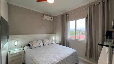 APARTAMENTO EN VENTA EN JURERÊ, 2 HABITACIONES, A 300 METROS DE LA PLAYA