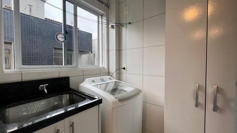 APARTAMENTO EN VENTA EN JURERÊ, 2 HABITACIONES, A 300 METROS DE LA PLAYA