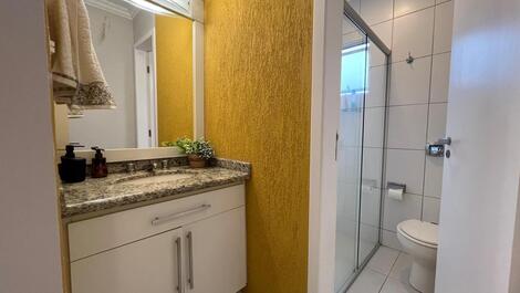 APARTAMENTO EN VENTA EN JURERÊ, 2 HABITACIONES, A 300 METROS DE LA PLAYA