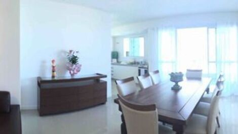 Apartamento com Vista mar á poucos passos da praia de mariscal