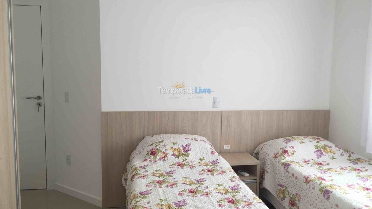 Apartamento para aluguel de temporada em Bombinhas (Canto Grande)