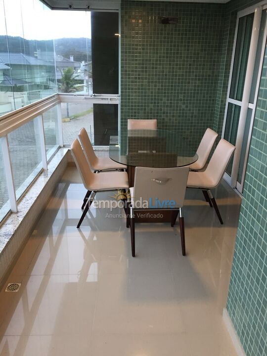 Apartamento para aluguel de temporada em Bombinhas (Canto Grande)