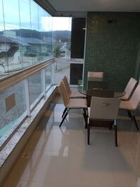 Apartamento com Vista mar á poucos passos da praia de mariscal