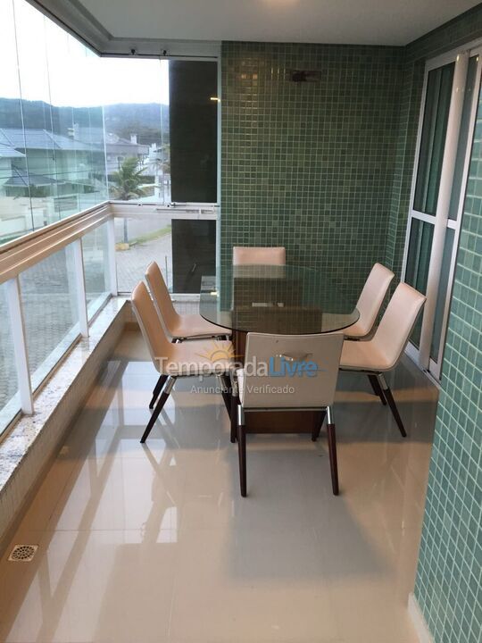 Apartamento para aluguel de temporada em Bombinhas (Canto Grande)