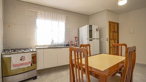 House in Guarujá with Wi-Fi and barbecue