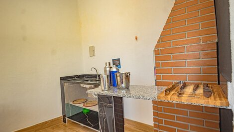 House in Guarujá with Wi-Fi and barbecue