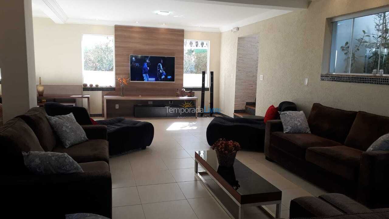 Ranch for vacation rental in Mairiporã (Jardim Cinco Lagos)