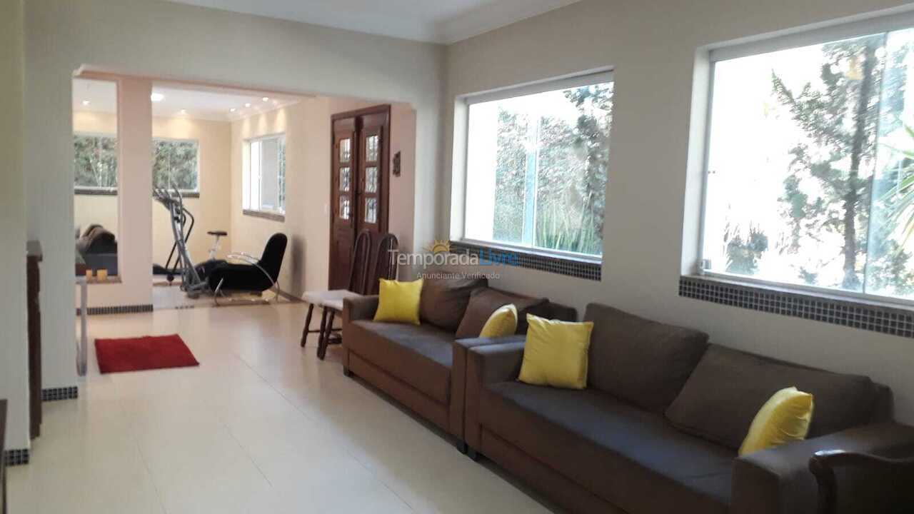 Ranch for vacation rental in Mairiporã (Jardim Cinco Lagos)