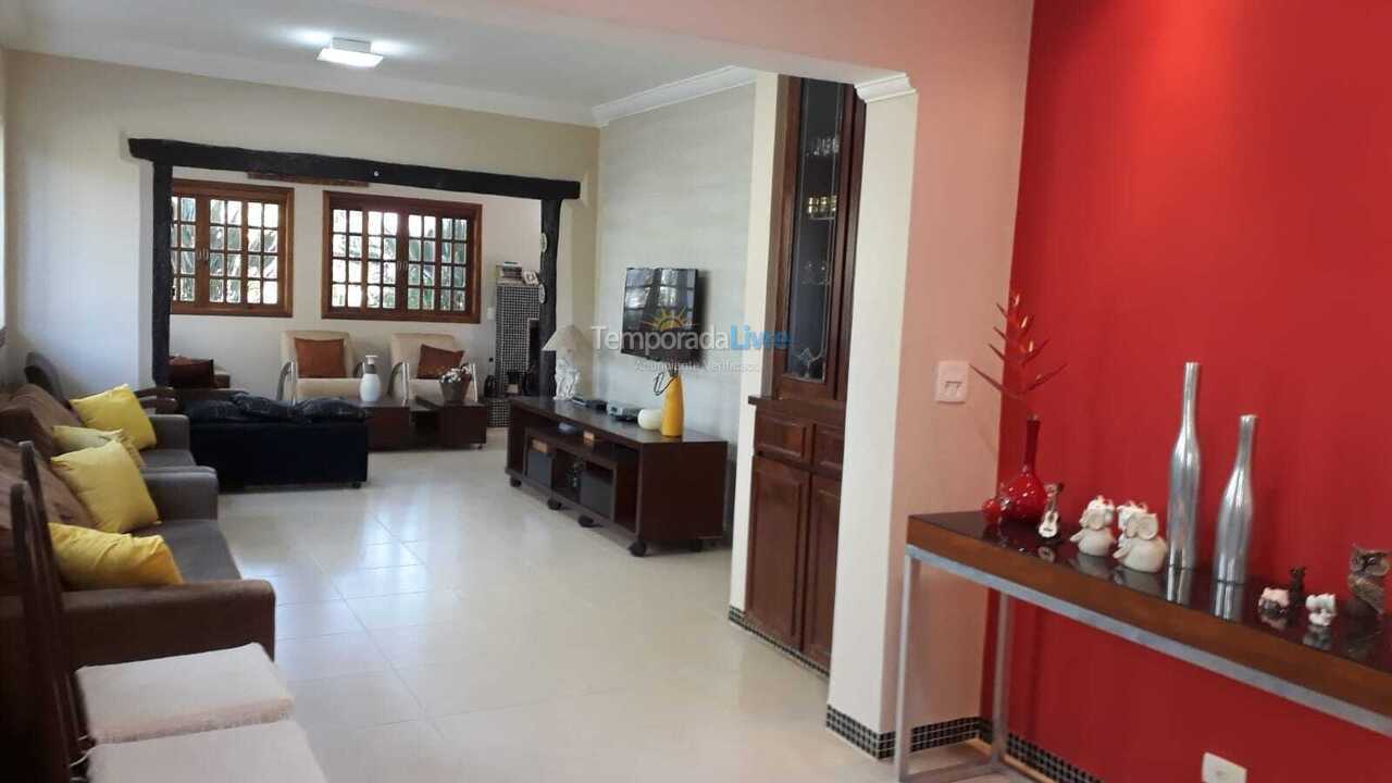 Ranch for vacation rental in Mairiporã (Jardim Cinco Lagos)