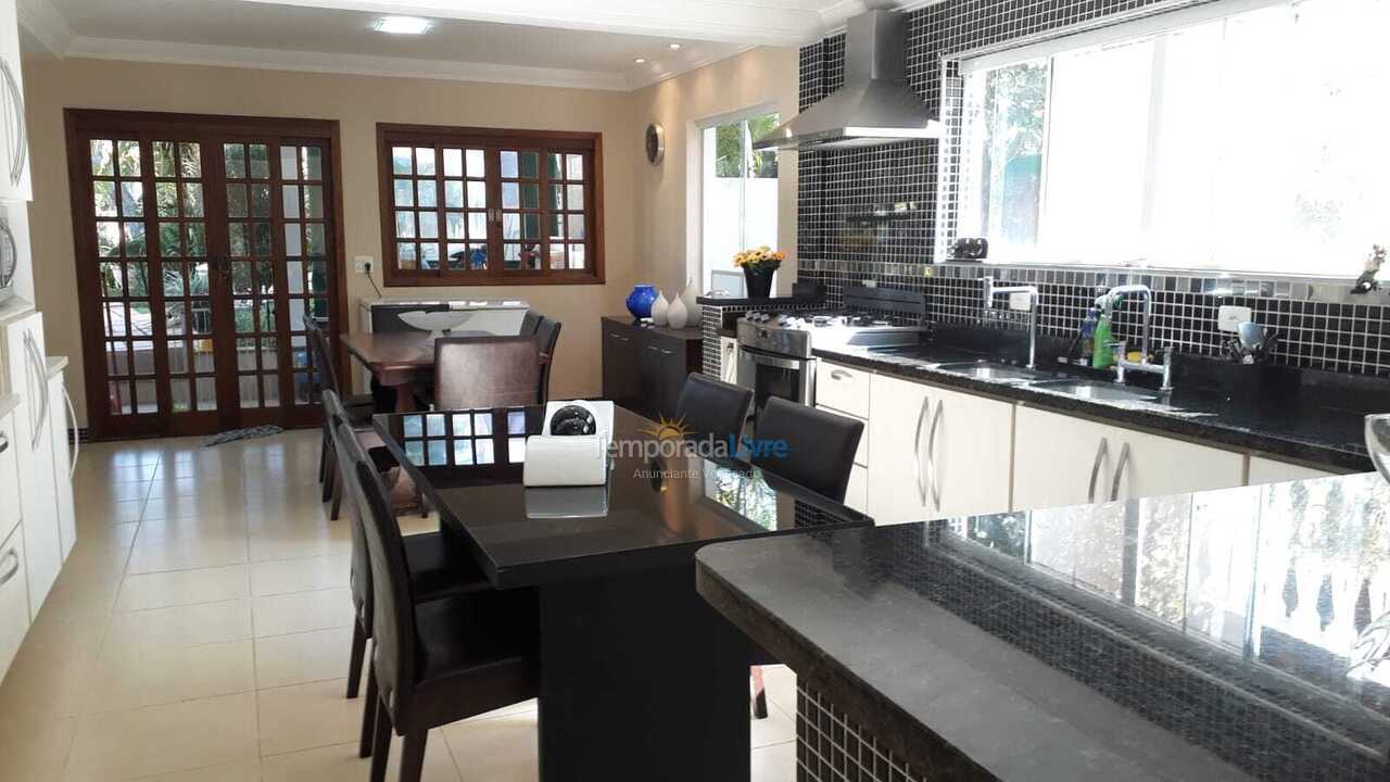 Ranch for vacation rental in Mairiporã (Jardim Cinco Lagos)