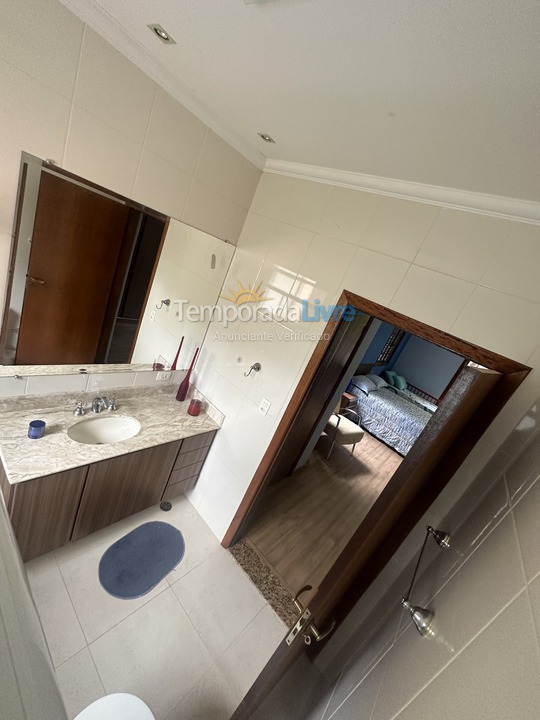 Ranch for vacation rental in Mairiporã (Jardim Cinco Lagos)