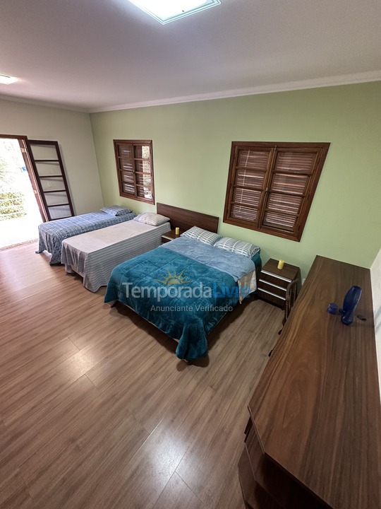 Ranch for vacation rental in Mairiporã (Jardim Cinco Lagos)