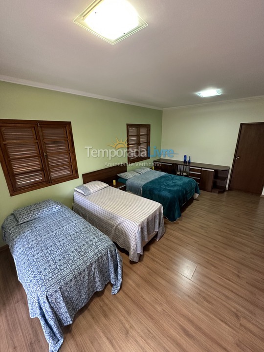 Ranch for vacation rental in Mairiporã (Jardim Cinco Lagos)