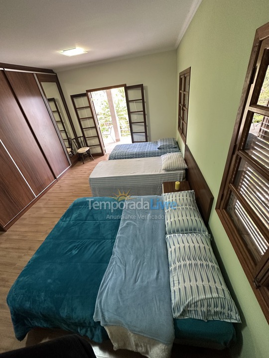 Ranch for vacation rental in Mairiporã (Jardim Cinco Lagos)