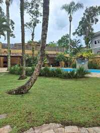 Linda casa de condomínio disponível para locação!