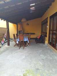 Linda casa de condomínio disponível para locação!