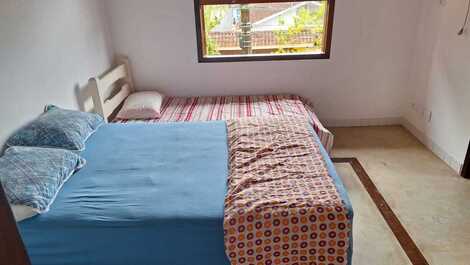 Linda casa de condomínio disponível para locação!