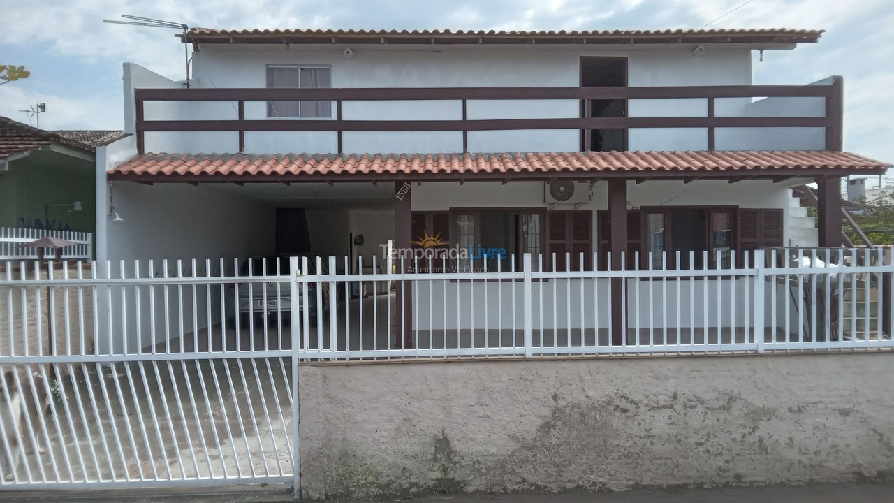 Casa para alquiler de vacaciones em São Francisco do Sul (Enseada)