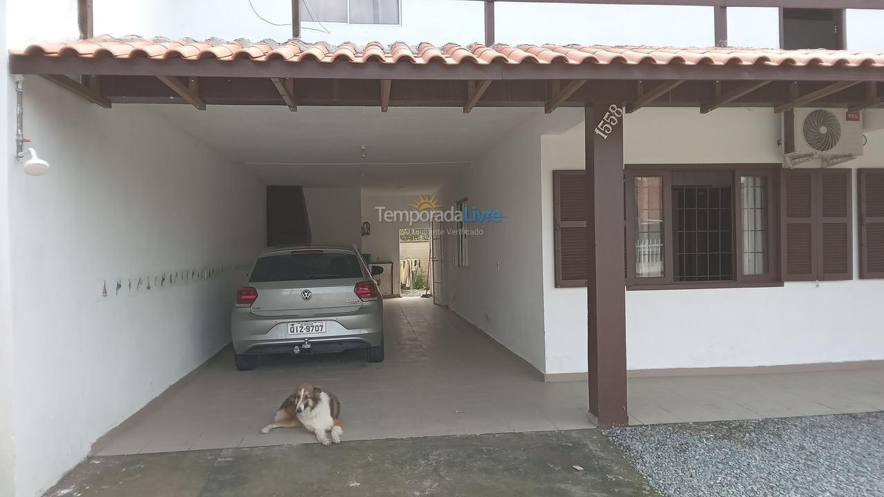 Casa para alquiler de vacaciones em São Francisco do Sul (Enseada)