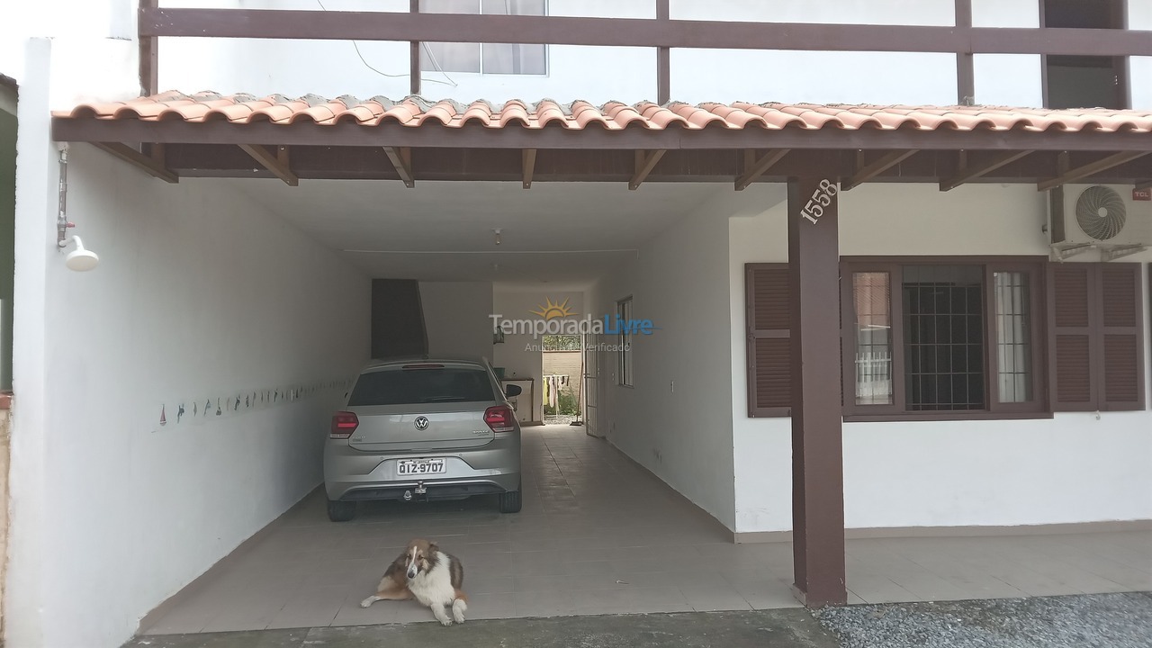 Casa para alquiler de vacaciones em São Francisco do Sul (Enseada)