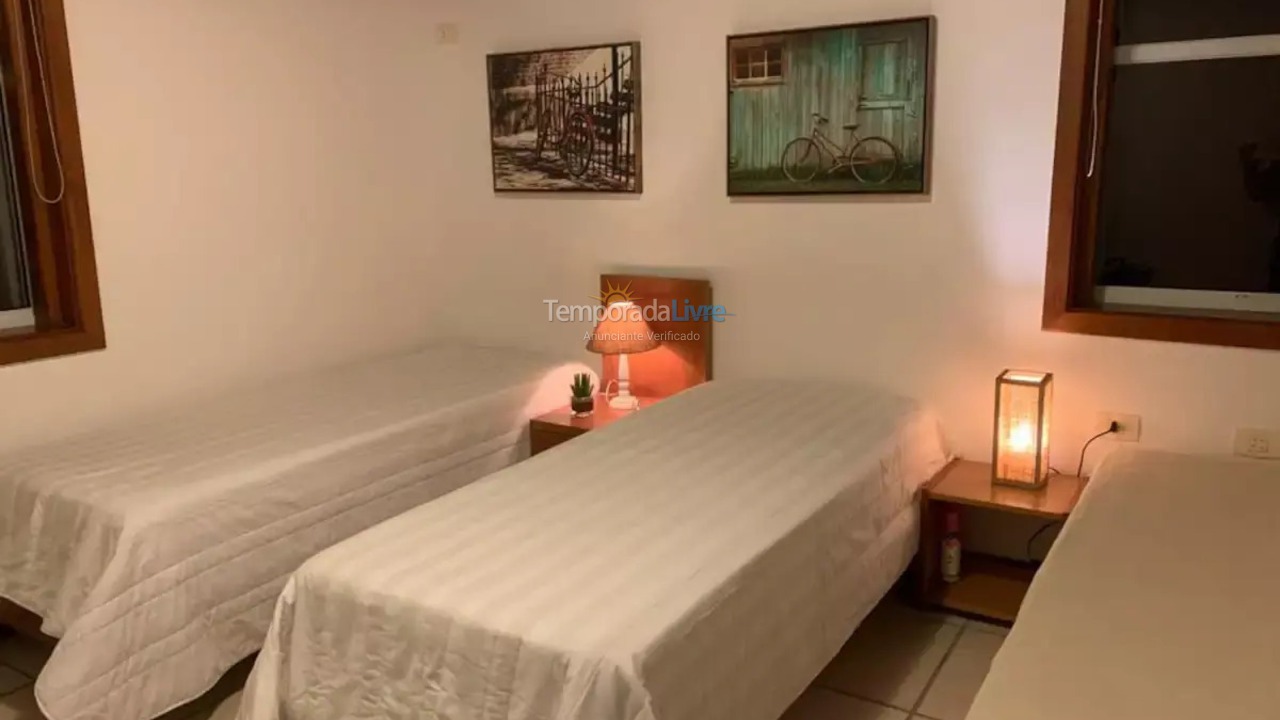 Casa para aluguel de temporada em São Sebastião (Praia da Baleia)