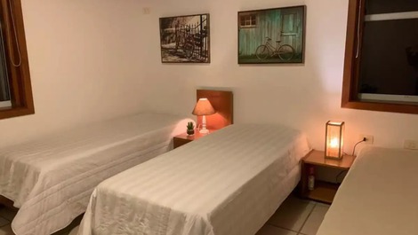 5 suítes, piscina, churrasqueira, 11 pessoas, praia da Baleia