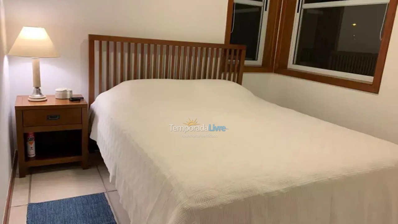 Casa para aluguel de temporada em São Sebastião (Praia da Baleia)