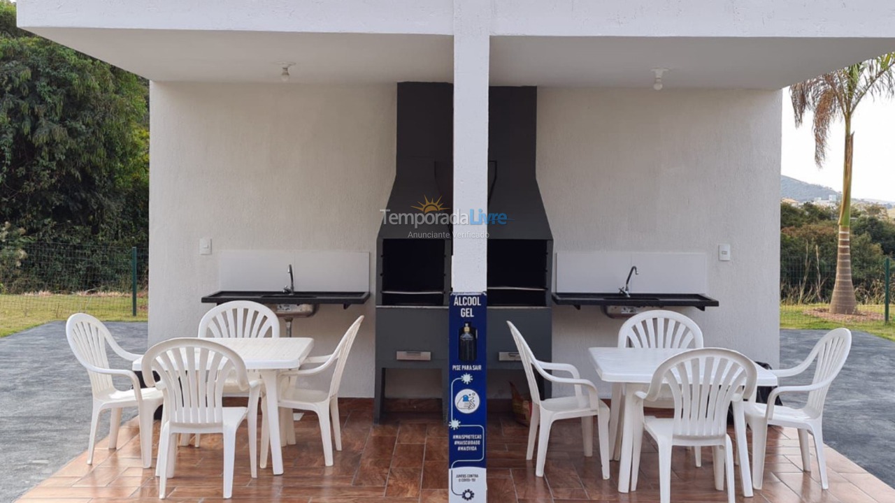 Casa para aluguel de temporada em Capitólio (Escarpas do Lago)