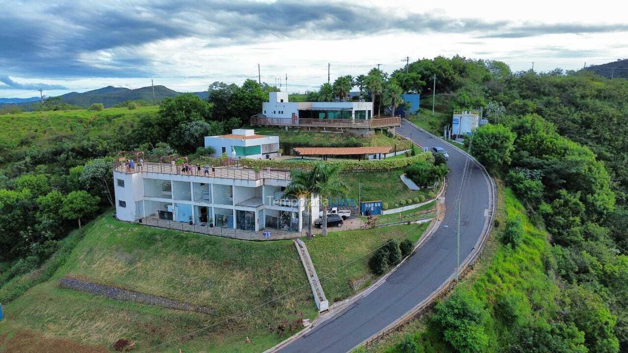 Casa para aluguel de temporada em Capitólio (Escarpas do Lago)