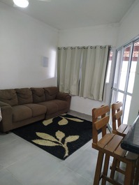 Casa em Ubatuba com piscina - 2 quartos