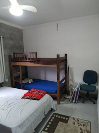 Casa em Ubatuba com piscina - 2 quartos