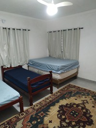 Casa em Ubatuba com piscina - 2 quartos