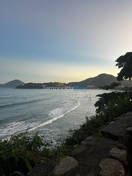 Apartment for vacation rental in Ubatuba (Praia das Toninhas)