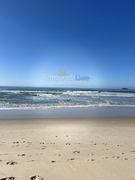 Apartment for vacation rental in Ubatuba (Praia das Toninhas)