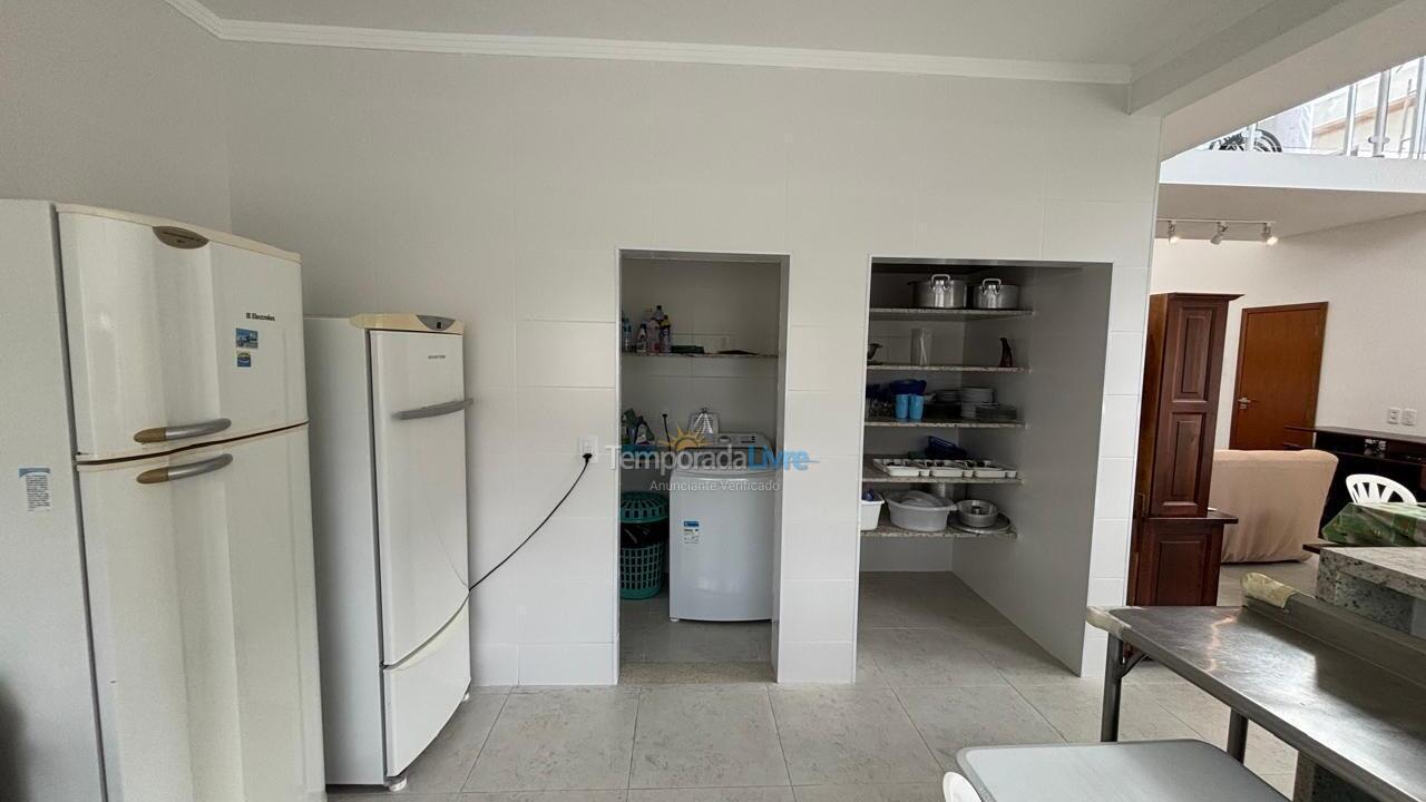 Casa para aluguel de temporada em Ubatuba (Lagoinha)