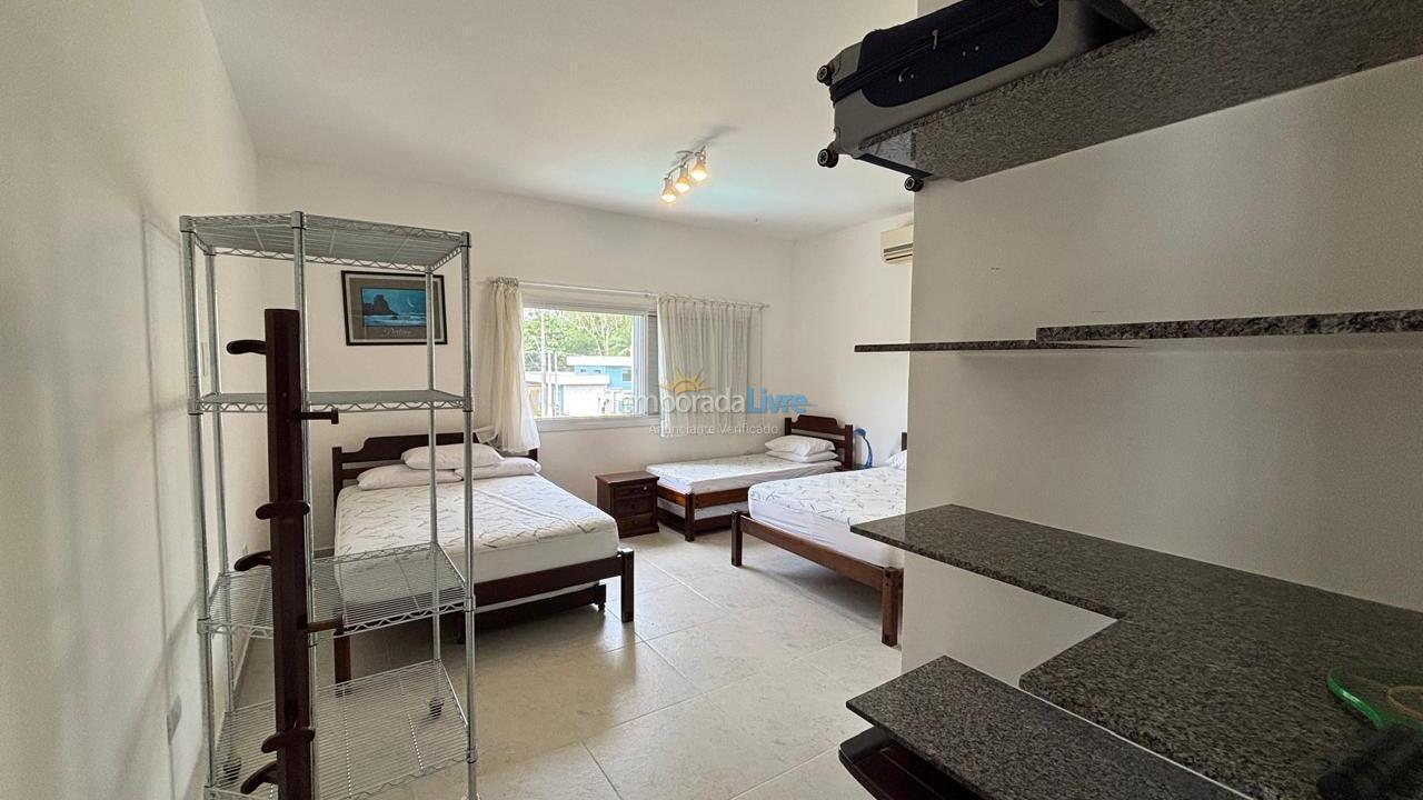 Casa para aluguel de temporada em Ubatuba (Lagoinha)