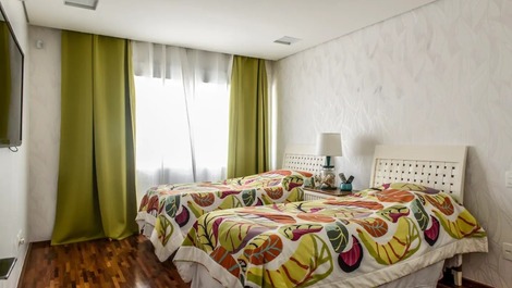 JUQUEHY FACING THE SEA