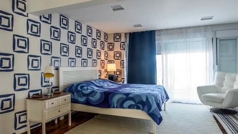 JUQUEHY FACING THE SEA