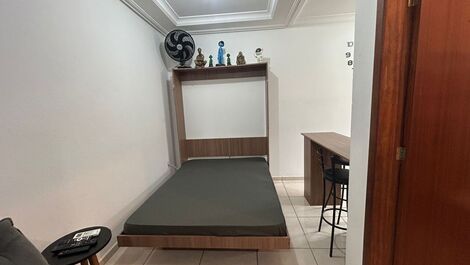 Estante que vira cama de casal